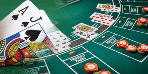 inzetten blackjack tafel